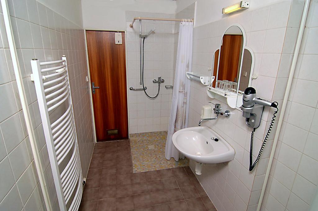 Hotel & Residence Royal Standard Prague Bilik gambar